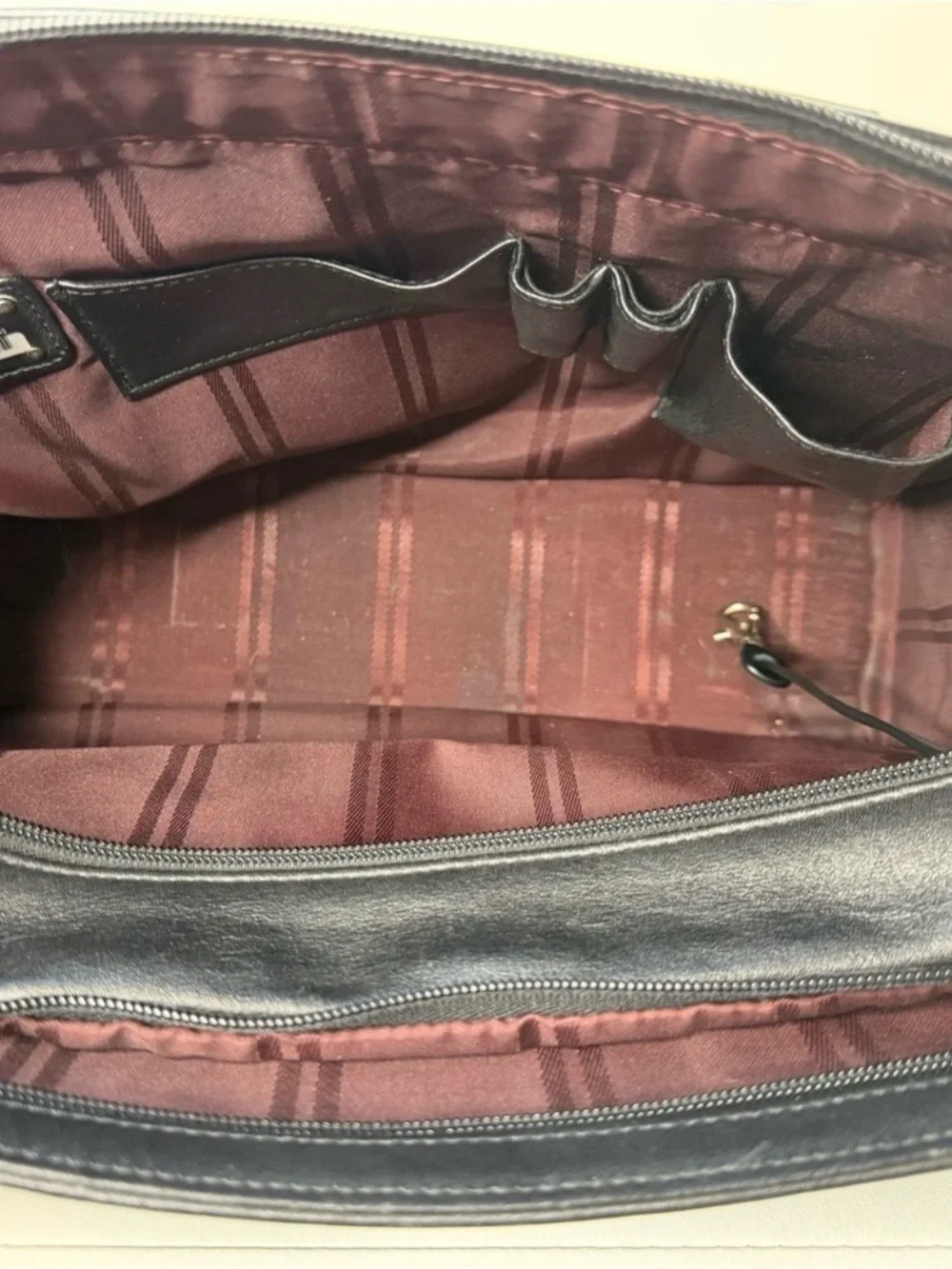 Tumi Black Leather Laptop Messenger Bag Silver Accent 43907D Vintage Business